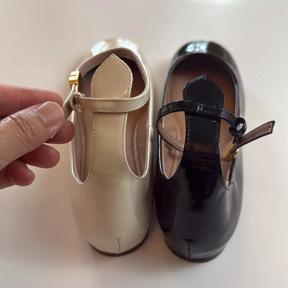 Valentino Garavani Black and Cream‎ Ankle Strap Patent Leather Flats Size 37.5B